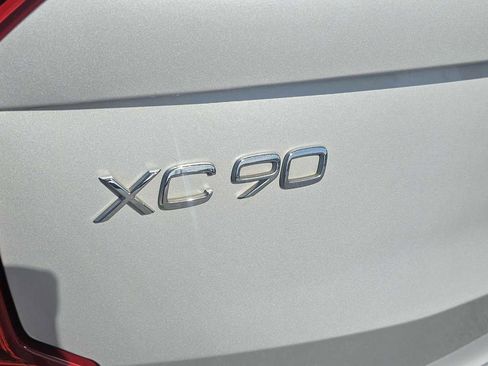 Used 2018 Volvo XC90 T5 Momentum w/ Convenience Package FWD image 20