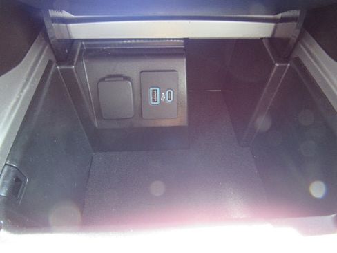 Used 2024 Ford Explorer XLT w/ Equipment Group 202A AWD/4WD image 21