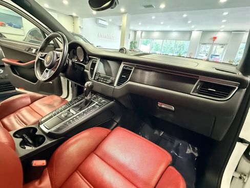 Used 2018 Porsche Macan GTS AWD/4WD image 12