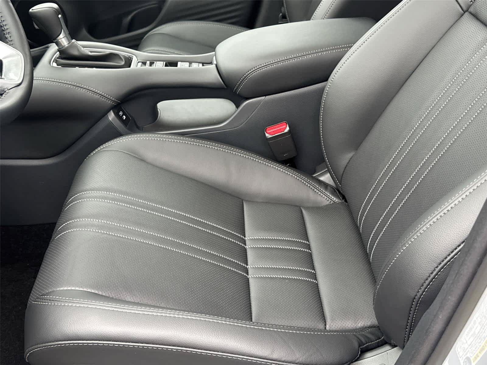 Used 2027 Honda HR-V EX-L image 12