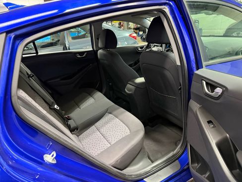 Used 2019 Hyundai Ioniq Plug-In Hybrid image 13