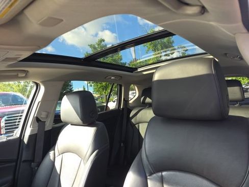 Used 2020 Buick Envision Essence w/ Experience Buick Package FWD image 12