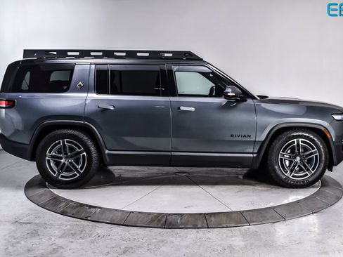 Used 2025 Rivian R1S Adventure image 7