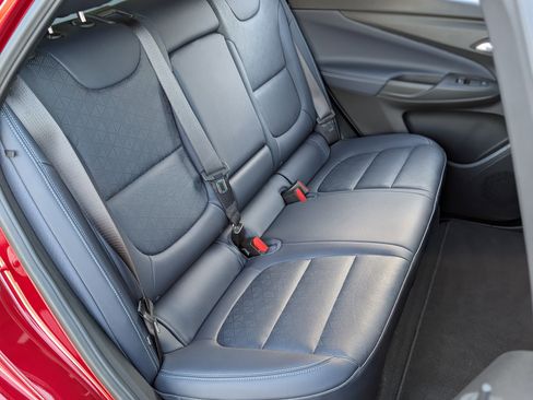 Used 2022 Chevrolet Bolt EUV Premier w/ Sun & Sound Package image 20