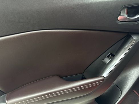 Used 2018 MAZDA MAZDA3 Touring FWD image 37