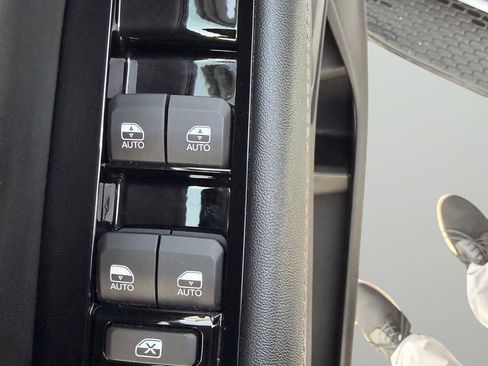 Used 2025 Jeep Wagoneer L 4WD image 11