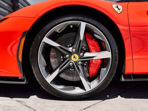 Used 2023 Ferrari SF90 Spider AWD/4WD image 3