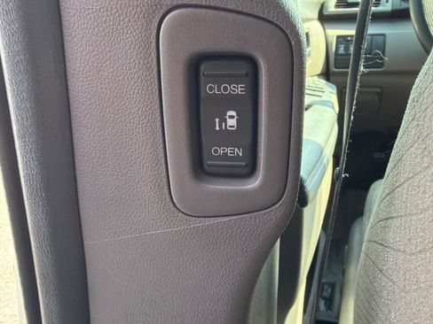 Used 2016 Honda Odyssey SE image 27