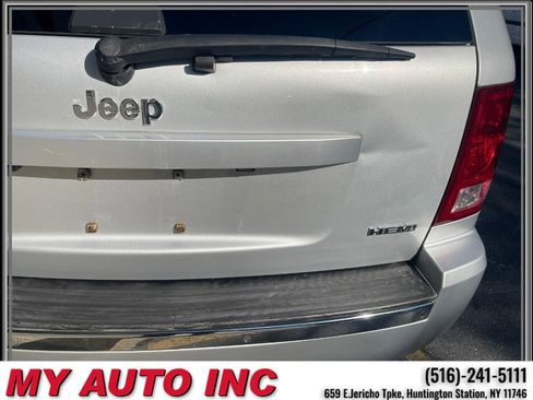 Used 2010 Ford Explorer XLT image 38