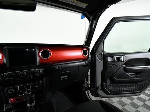 Used 2022 Jeep Gladiator Rubicon w/ Cold Weather Group AWD/4WD image 20