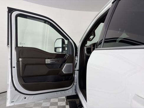 Certified 2025 Ford F450 King Ranch w/ FX4 Off-Road Package image 10