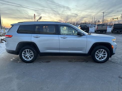 Used 2023 Jeep Grand Cherokee L Laredo image 5
