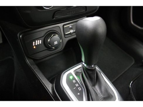 Used 2019 Jeep Renegade Sport image 26