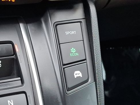Used 2020 Honda CR-V LX image 25