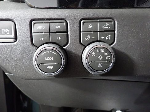 New 2026 Chevrolet Silverado 1500 LT Trail Boss w/ Safety Package image 5