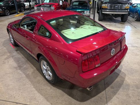 Used 2007 Ford Mustang Coupe RWD image 16