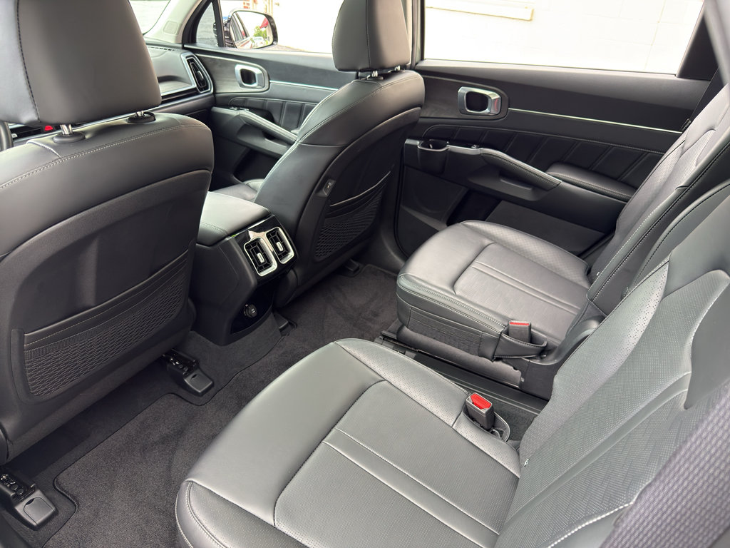 Used 2024 Kia Sorento SX AWD/4WD image 24