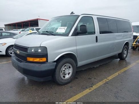 Used 2019 Chevrolet Express 3500 LS RWD image 2