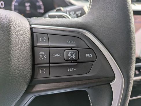 New 2026 Jeep Grand Cherokee Limited w/ Luxury Tech Group II AWD/4WD image 16