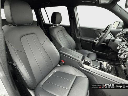 Used 2022 Mercedes-Benz GLB 250 4MATIC w/ Premium Package Lite image 10