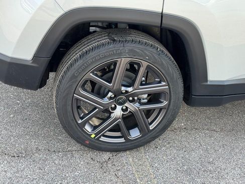 New 2026 Jeep Compass Latitude AWD/4WD image 5