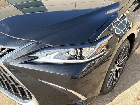 Certified 2025 Lexus ES 350 w/ Premium Package image 6