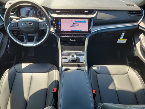 New 2026 Jeep Grand Cherokee L Limited AWD/4WD image 9