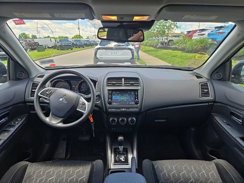 Used 2025 Mitsubishi Outlander Sport ES AWD/4WD image 5