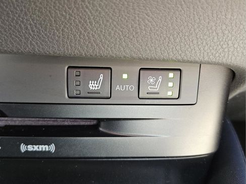 Certified 2022 Lexus ES 300h w/ Premium Package FWD image 20