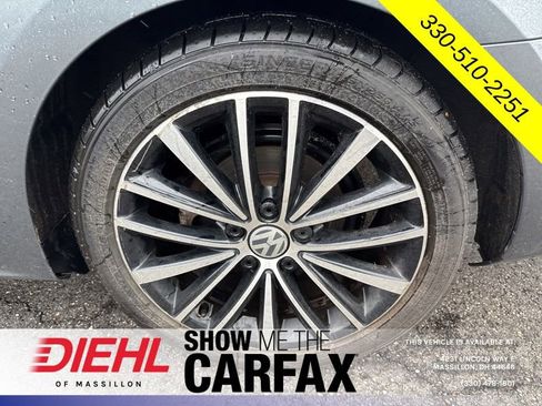 Used 2016 Volkswagen Jetta Sport image 10