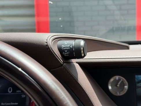 Used 2020 Lexus LS 500 w/ Interior Upgrade Package image 33