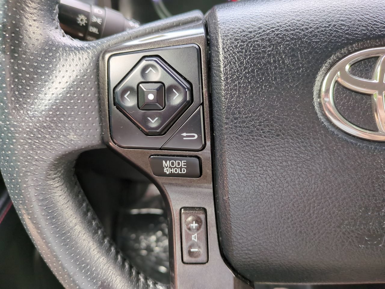 Used 2019 Toyota 4Runner TRD Off-Road Premium AWD/4WD image 25