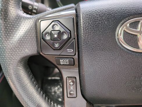 Used 2019 Toyota 4Runner TRD Off-Road Premium AWD/4WD image 25