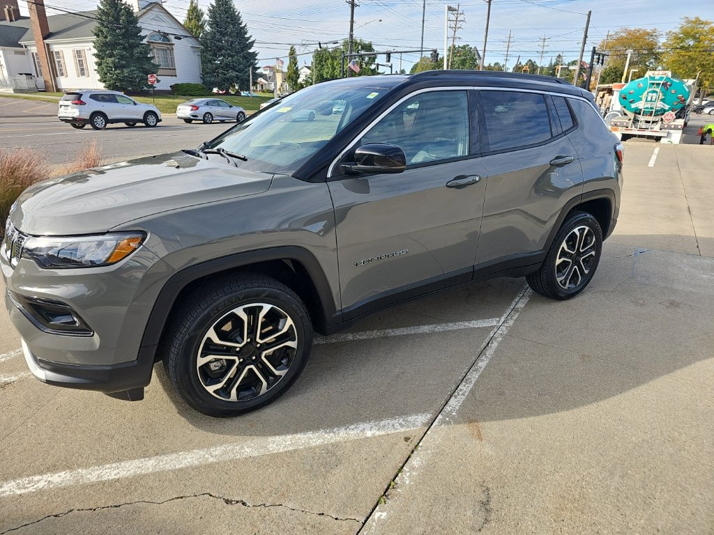 Certified 2023 Jeep Compass Limited AWD/4WD image 10