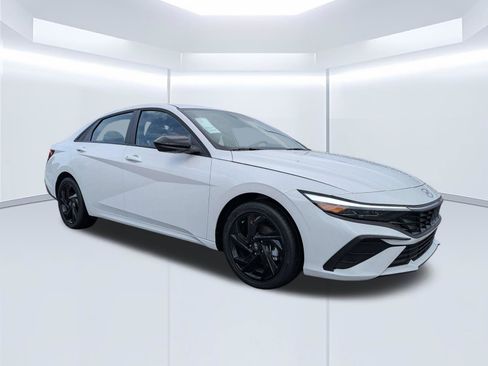 Certified 2026 Hyundai Elantra SEL FWD image 1