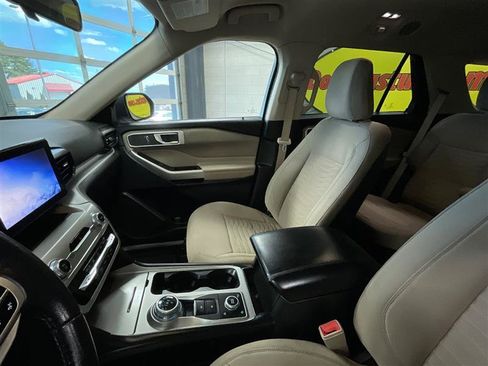 Used 2020 Ford Explorer XLT w/ Class III Trailer Tow Package image 11