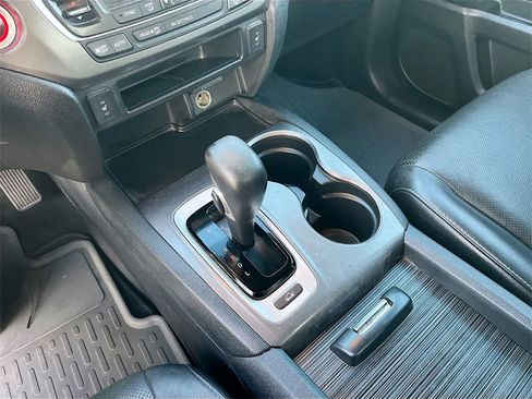 Used 2017 Honda Ridgeline RTL image 16