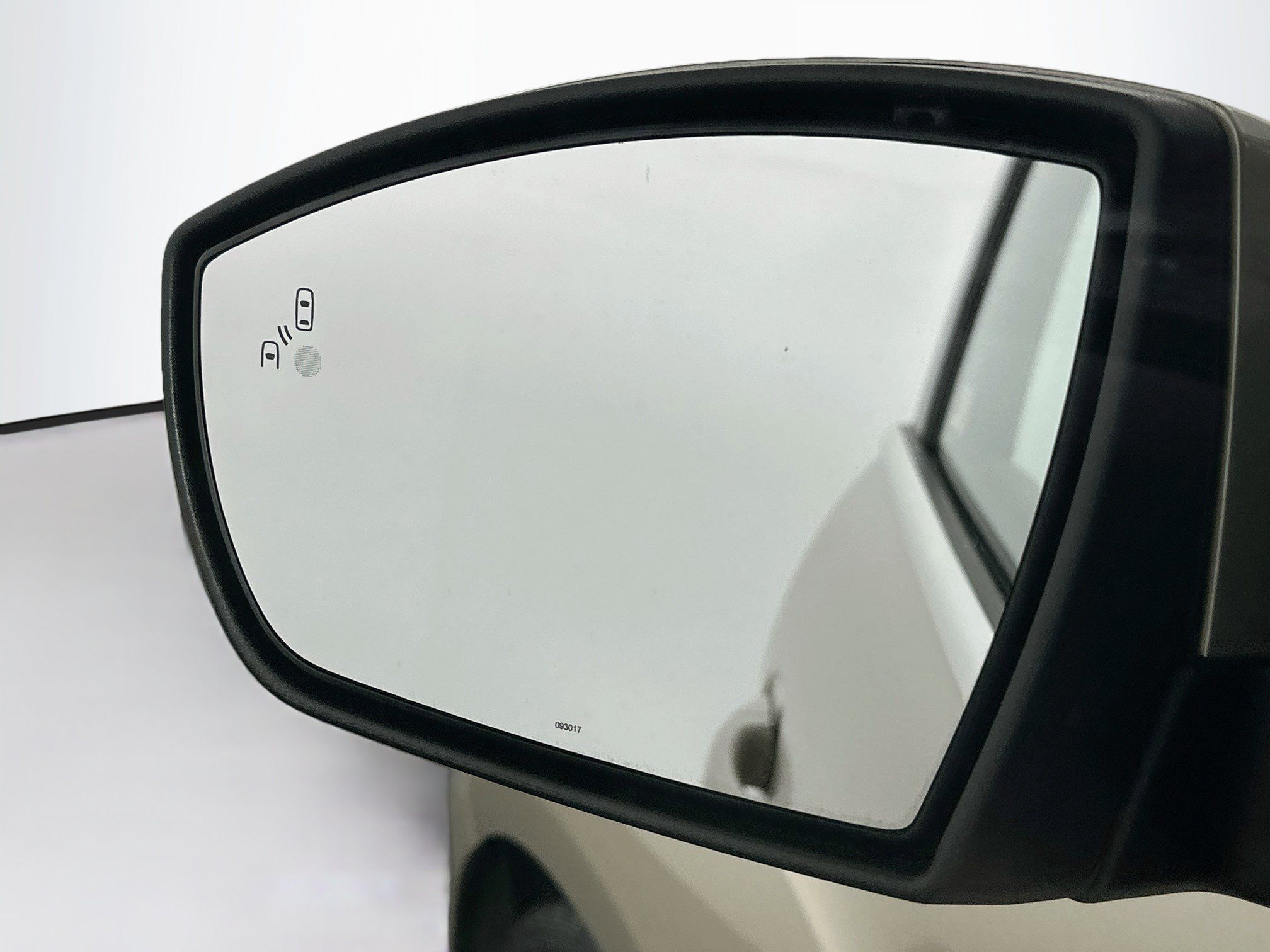 Used 2018 Ford C-MAX Titanium w/ Equipment Group 301A FWD image 16