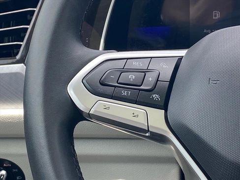 Certified 2024 Volkswagen Jetta SE w/ Panoramic Sunroof Package FWD image 7