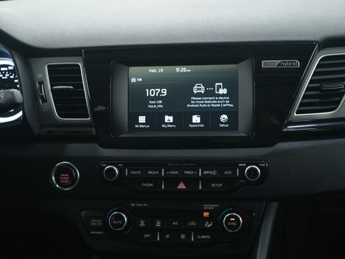 Used 2017 Kia Niro EX image 15