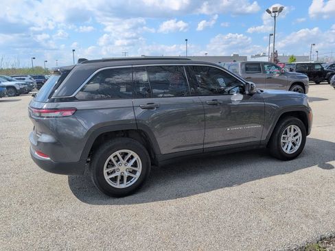 Used 2025 Jeep Grand Cherokee Laredo X w/ Luxury Tech Group I AWD/4WD image 5