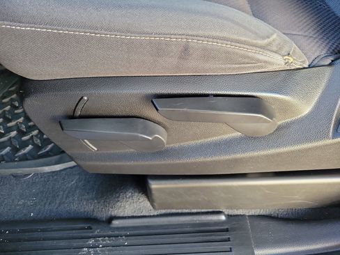 Used 2019 Chevrolet Silverado 1500 LT image 22