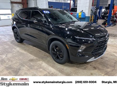 Used 2023 Chevrolet Blazer LT w/ Midnight/Sport Edition FWD image 11