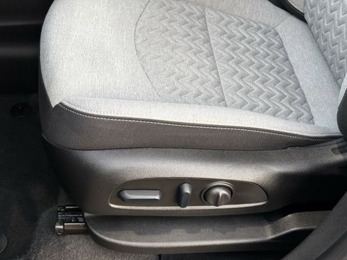 Used 2023 Chevrolet Equinox LS image 19