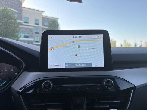 Used 2020 Ford Escape SE image 12