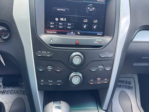 Used 2013 Ford Explorer XLT AWD/4WD image 30