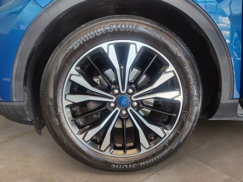 Used 2022 Ford Escape SE w/ SE Sport Appearance Package image 27