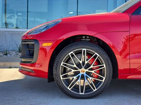 Certified 2026 Porsche Macan GTS image 11