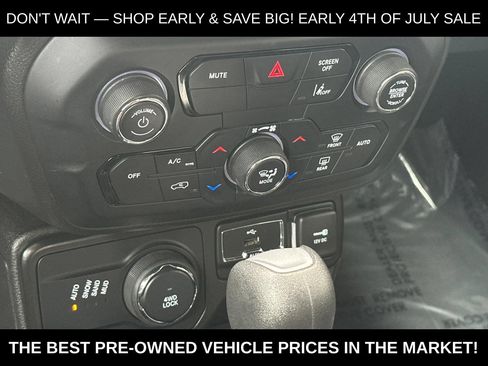Used 2022 Jeep Renegade Altitude AWD/4WD image 28