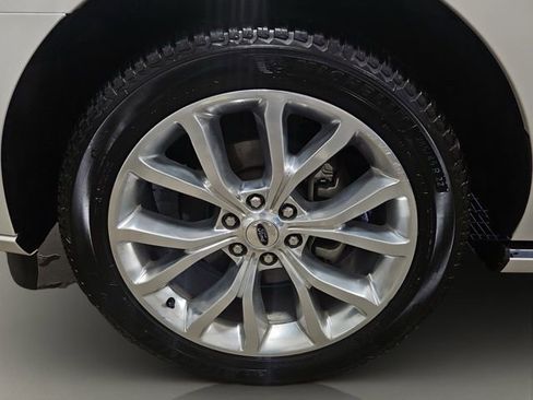 Certified 2019 Ford Expedition Platinum AWD/4WD image 23